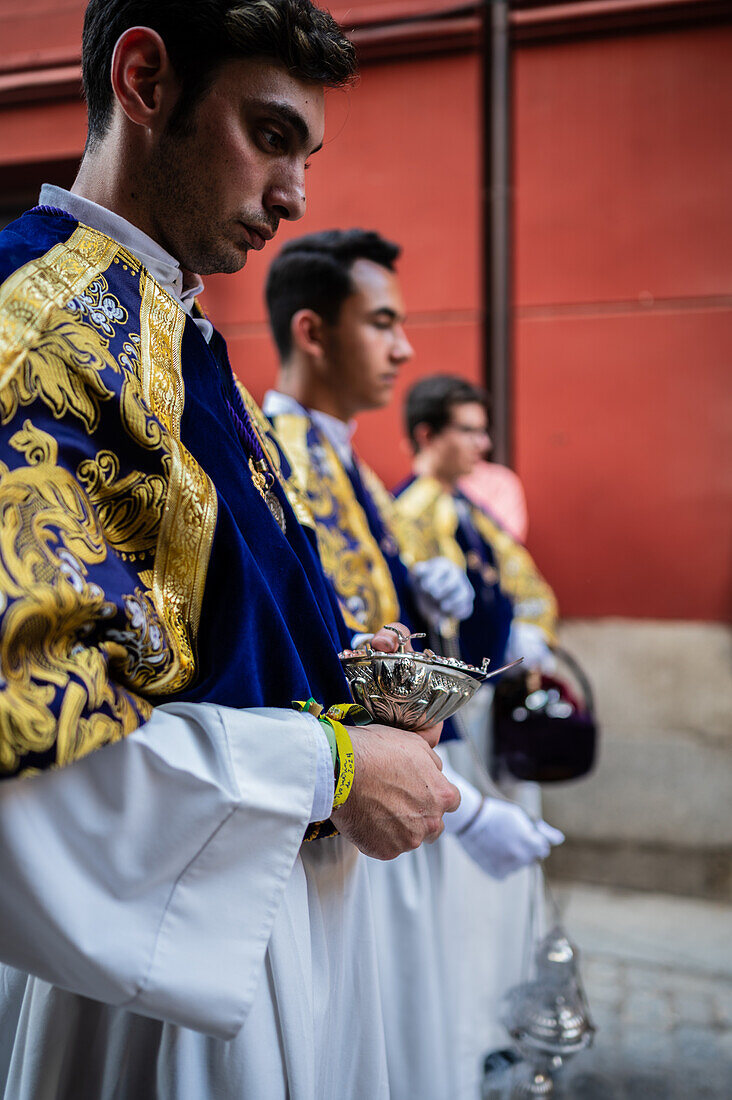 Tenth departure of the Cruz de Mayo, May Cross procession of the Brotherhood of Jesus el Pobre, Madrid, Spain.