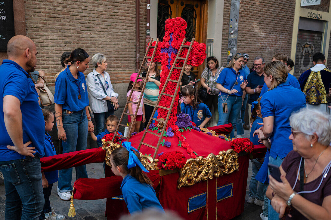 Tenth departure of the Cruz de Mayo, May Cross procession of the Brotherhood of Jesus el Pobre, Madrid, Spain.