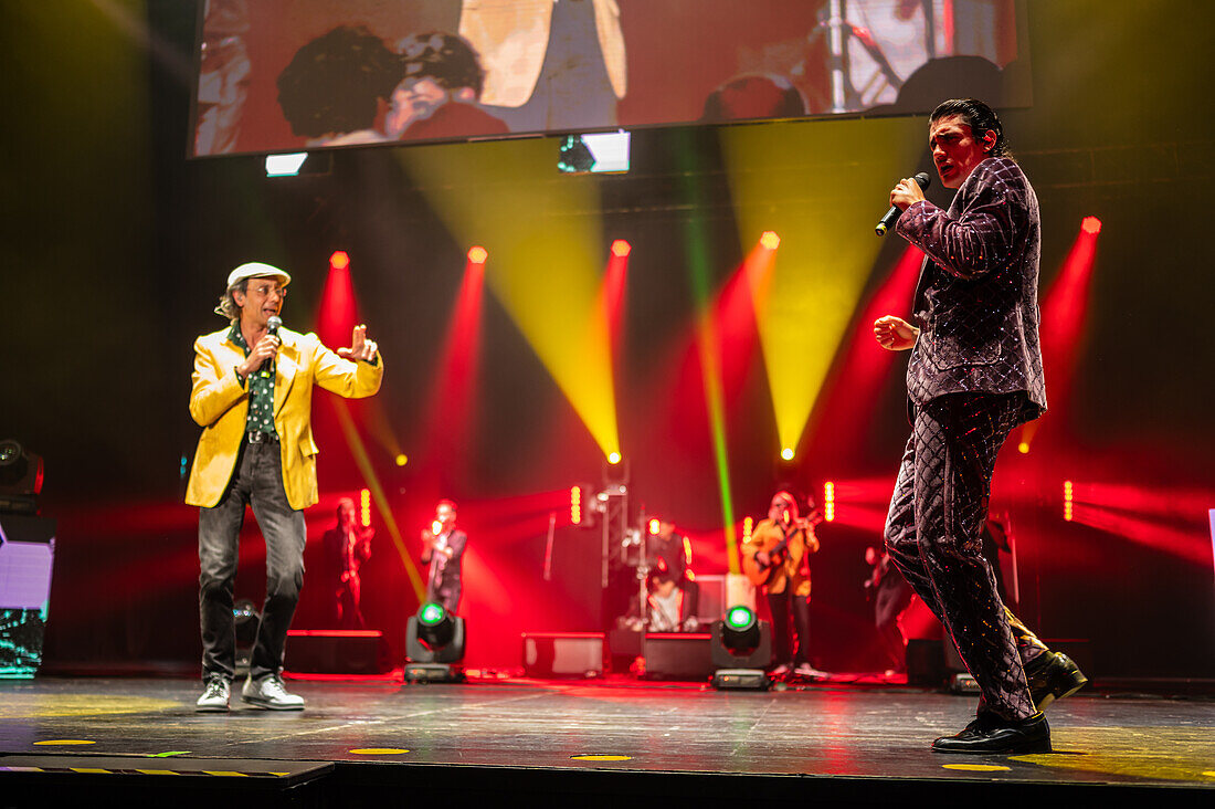 Live-Auftritt von Tacho & Los Manolos bei den MIN Independent Music Awards 2024, Zaragoza, Spanien