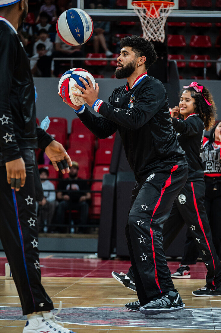 Die Harlem Globetrotters treten im Prinz-Felipe-Pavillon in Zaragoza, Spanien, auf