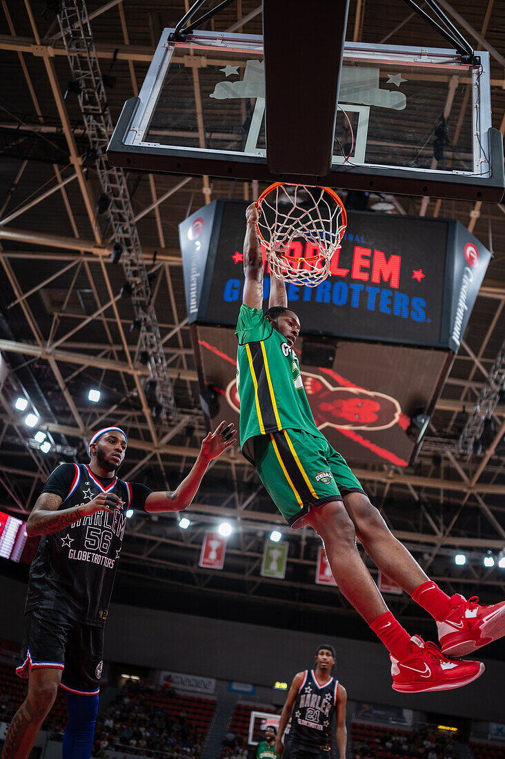 Die Harlem Globetrotters treten im Prinz-Felipe-Pavillon in Zaragoza, Spanien, auf