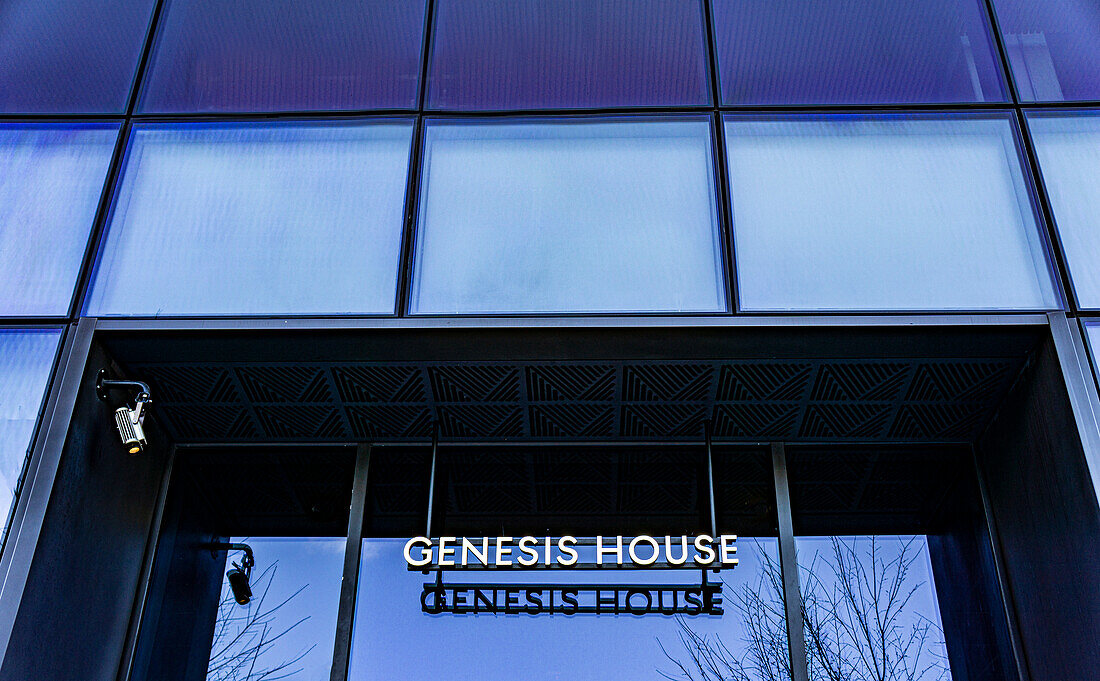 Genesis House, Ausstellungsraum für Elektrofahrzeuge, Gebäudeaußenansicht, niedriger Blickwinkel, New York City, New York, USA