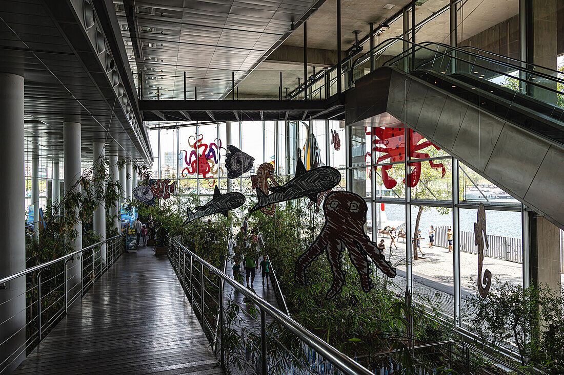 BARCELONA,SPANIEN - 3. Juni: Blick auf den Eingang des Aquariums von Barcelona