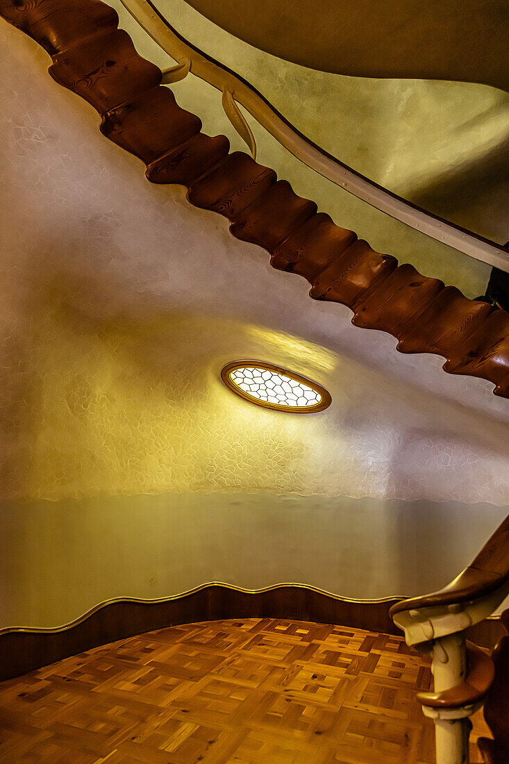 Barcelona,Spanien - 31. Mai bis 2019: Casa Batllo,Gaudis kreatives Haus. Die Casa Batlló wurde 1877 erbaut. Es ist ein berühmtes Gebäude im Zentrum von Barcelona.