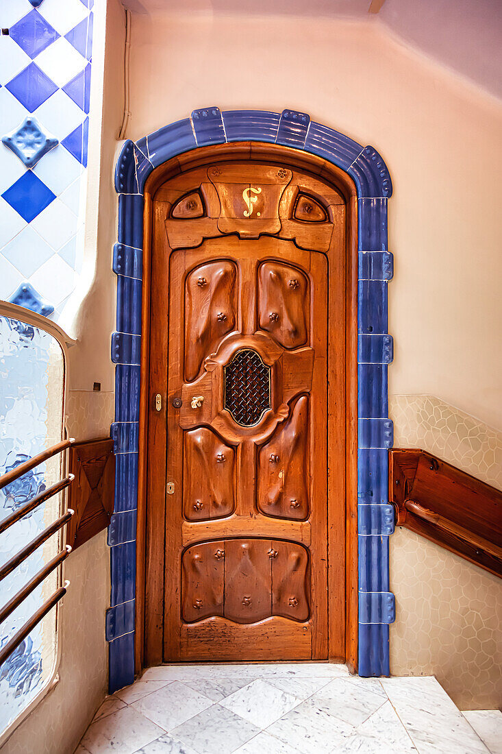 Barcelona,Spanien - 31. Mai bis 2019: Casa Batllo,Gaudis kreatives Haus. Die Casa Batlló wurde 1877 erbaut. Es ist ein berühmtes Gebäude im Zentrum von Barcelona.