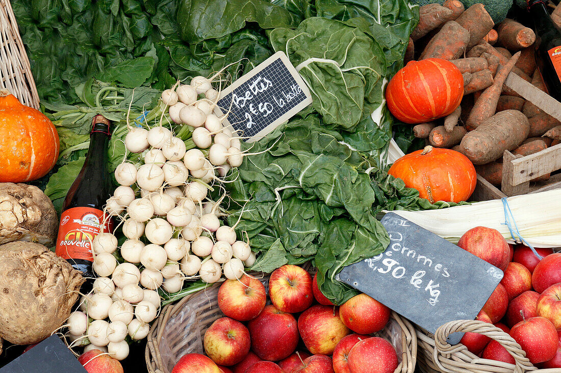 Seine et Marne. View of a display of vegetables,fruits and various foods.