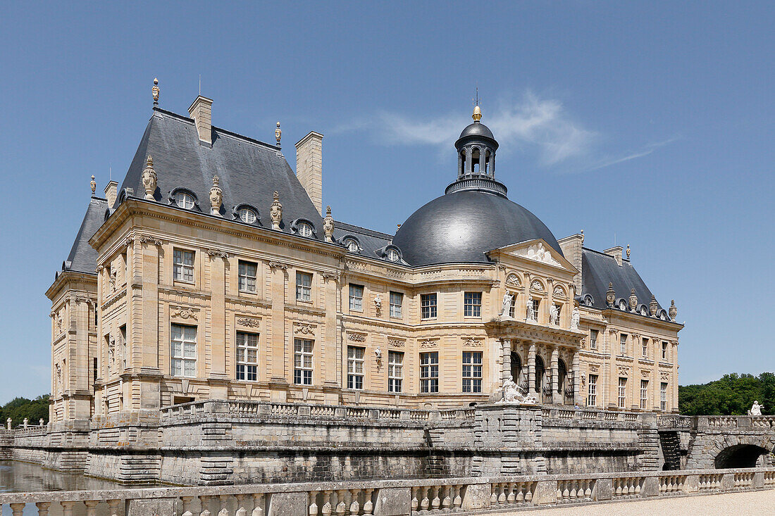 Frankreich. Seine und Marne. Vaux le Vicomte. Das Schloss von Vaux le Vicomte. Südliche Fassade.