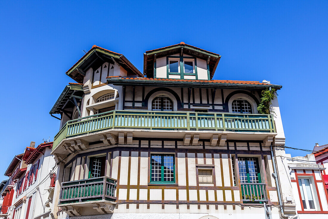 Saint-Jean-de-Luz,Frankreich - 08. September 2019 - Traditionelles Haus