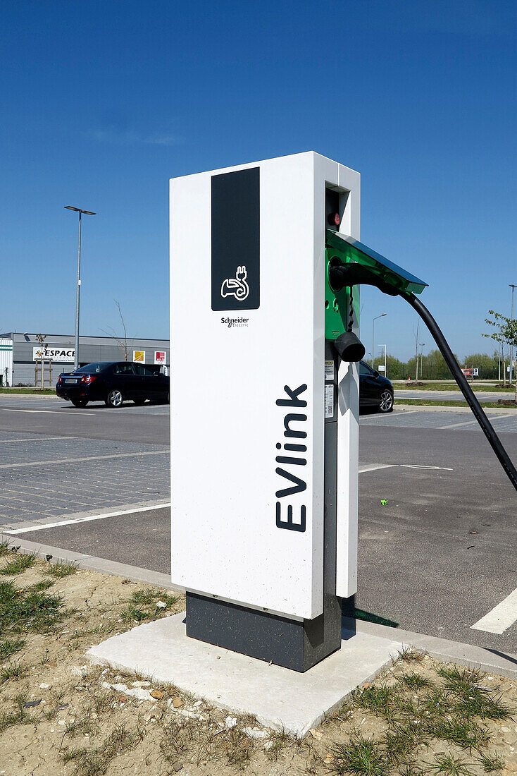 France. Seine et Marne. Coulommiers region. Schneider Electric free terminal in a shopping center.