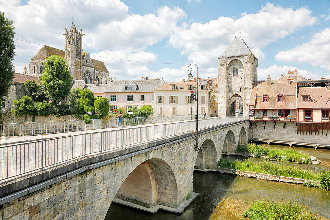 France. Seine et Marne. Medieval village of Moret sur Loing. The Porte de Bourgogne.