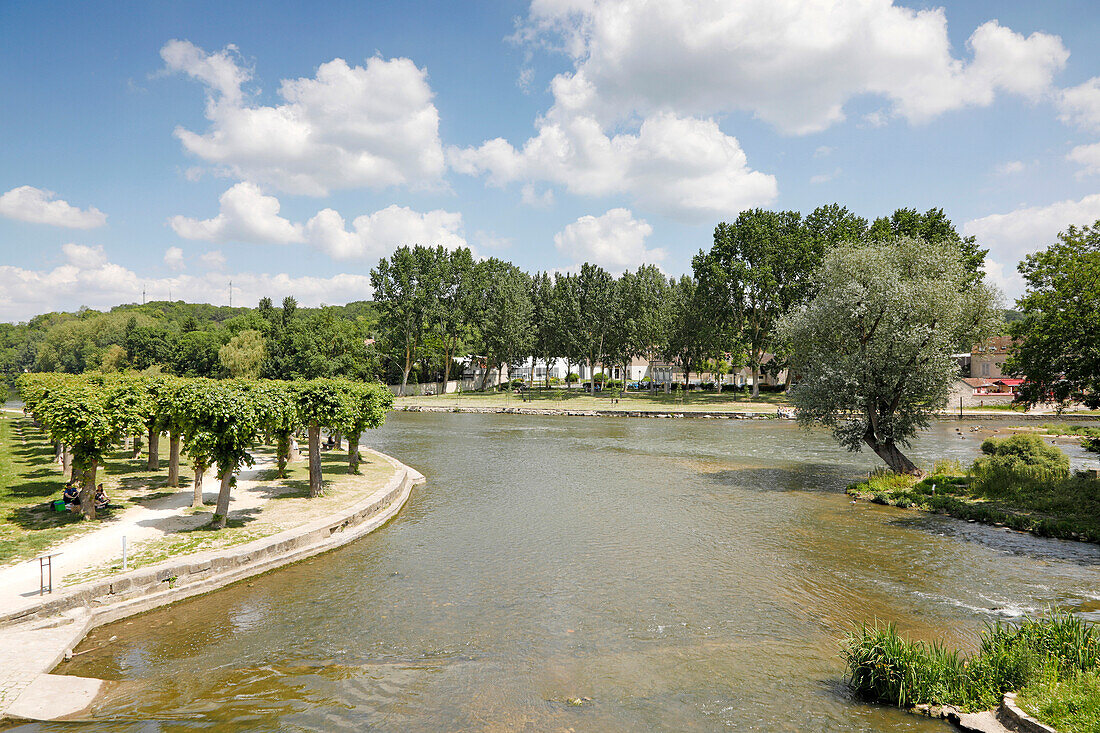 Frankreich. Seine und Marne. Mittelalterliches Dorf Moret sur Loing.