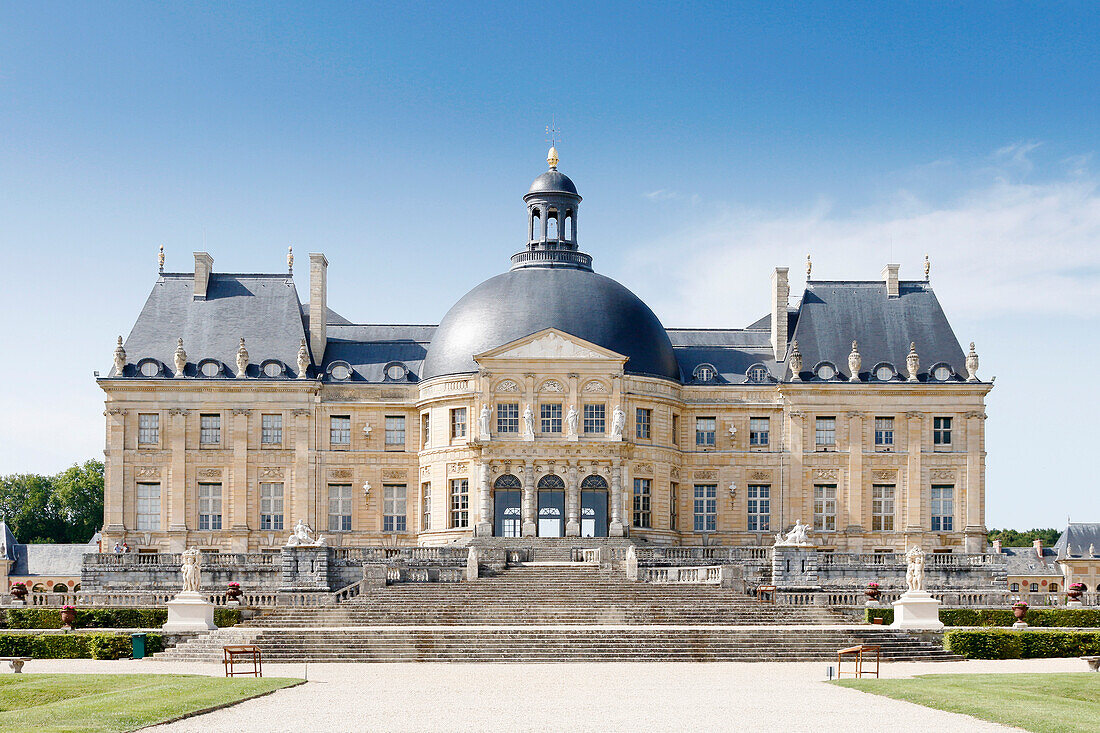 France. Seine et Marne. Castle of Vaux le Vicomte. View of the southern facade from the gardens.