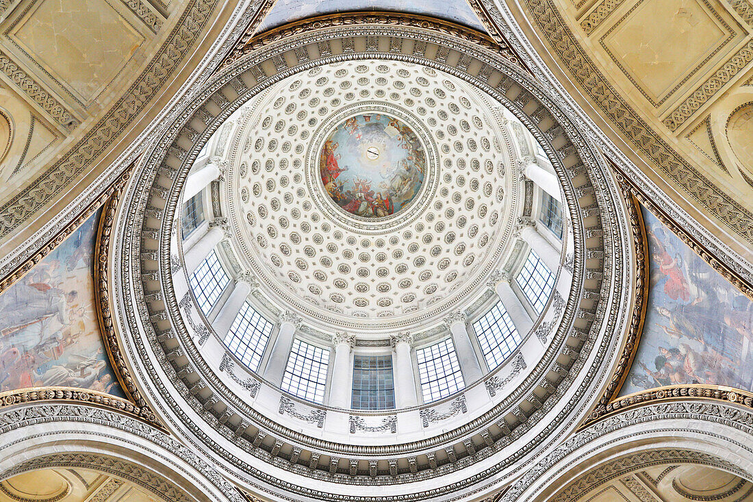 France. Paris. 5th district. The Pantheon. Ceilings and dome.