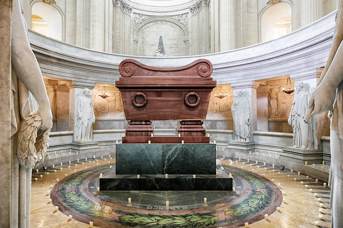 France. Paris. 7th district. Hotel invalid. Army museum. Napoleon's tomb. The tomb of Napoleon 1st.