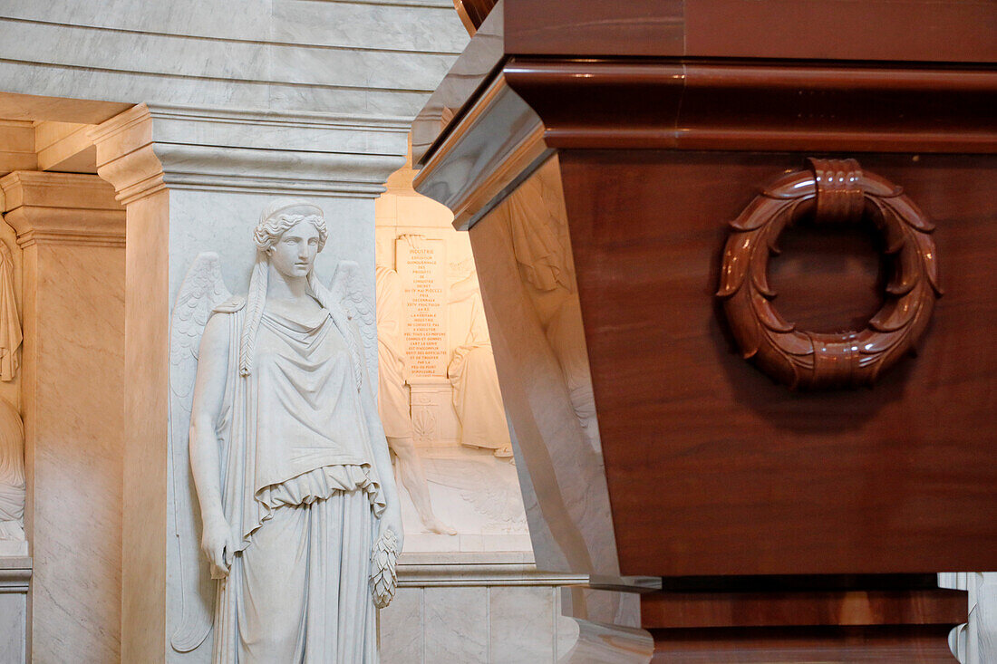 France. Paris. 7th district. Hotel invalid. Army museum. Napoleon's tomb. Sculpture representing the 12 allegories of victory,by Jean-Jacques Pradier. In the foreground,the tomb of Napoleon 1st.