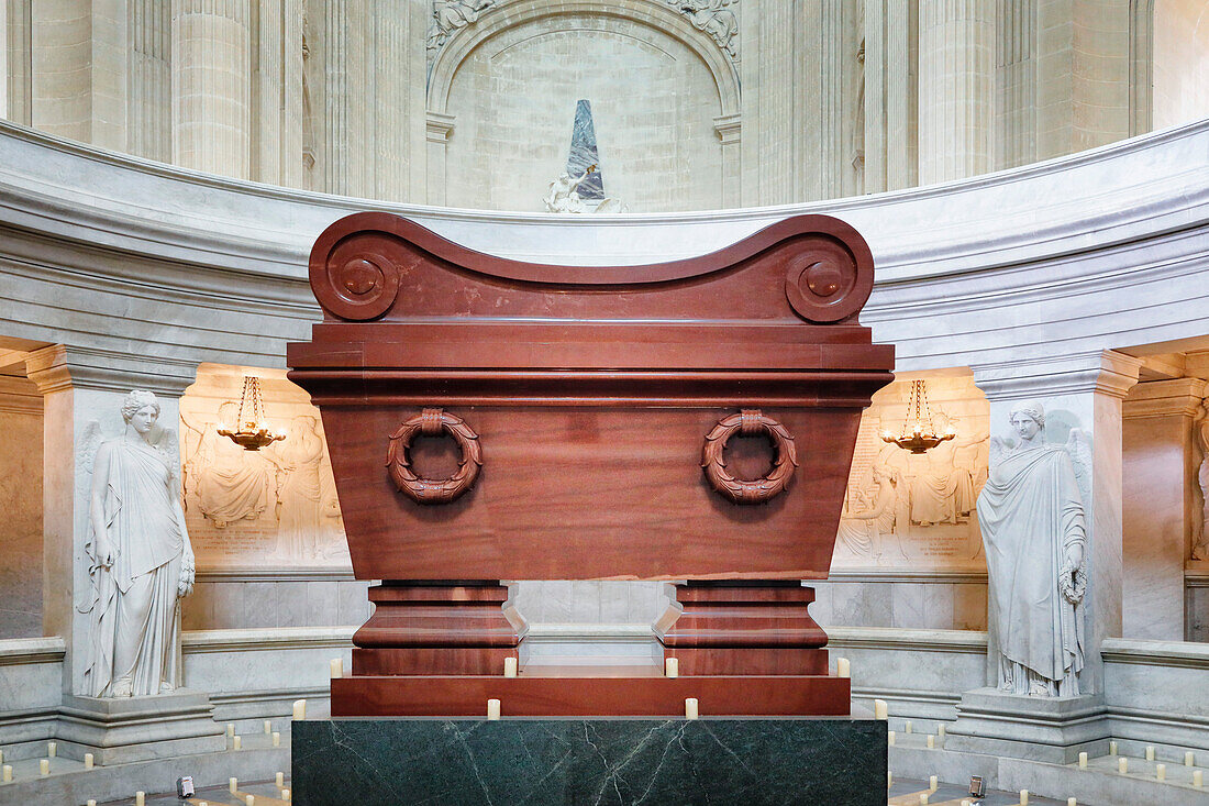 France. Paris. 7th district. Hotel invalid. Army museum. Napoleon's tomb. The tomb of Napoleon 1st.