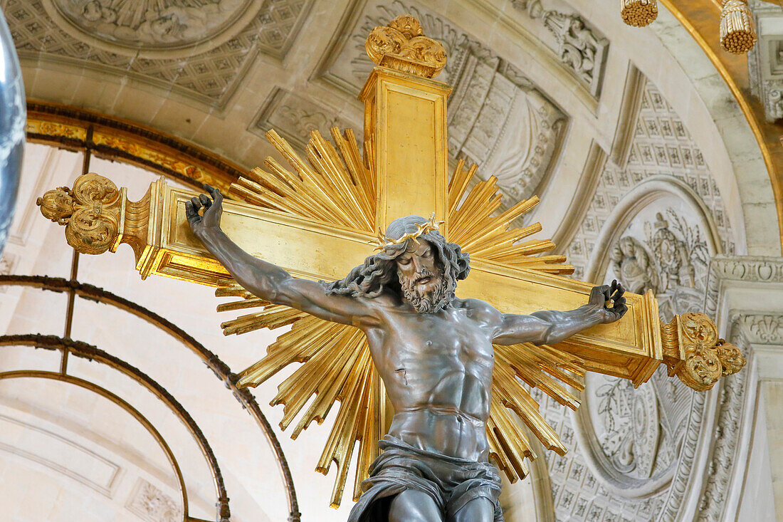 France. Paris. 7th district. Hotel invalid. Army museum. Napoleon's tomb. The high altar with a canopy.