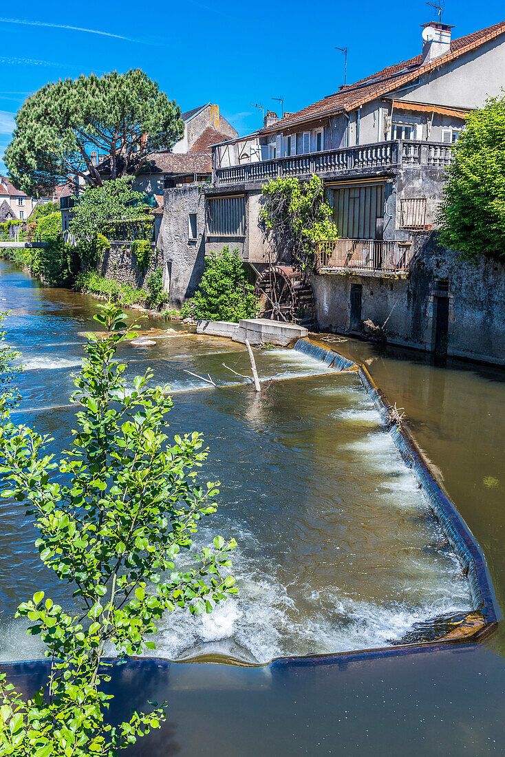 France,Quercy,Lot,Saint Cere,mill-wheel and weir on the bank of the Bave river