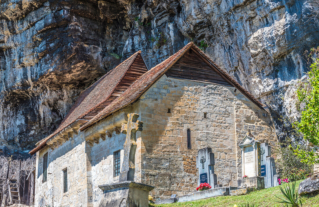 France,Occitanie,Quercy,Lot,Gluges village,the church Saint Pierre-es-Liens (12th century) Historical Monument (Saint James way)