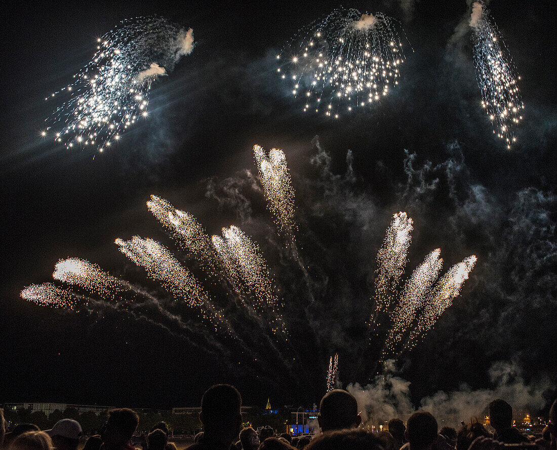 France,Gironde,Bordeaux,Fête du Fleuve 2019,pyrotechnic show "L'echappee Belle" of the Groupe F