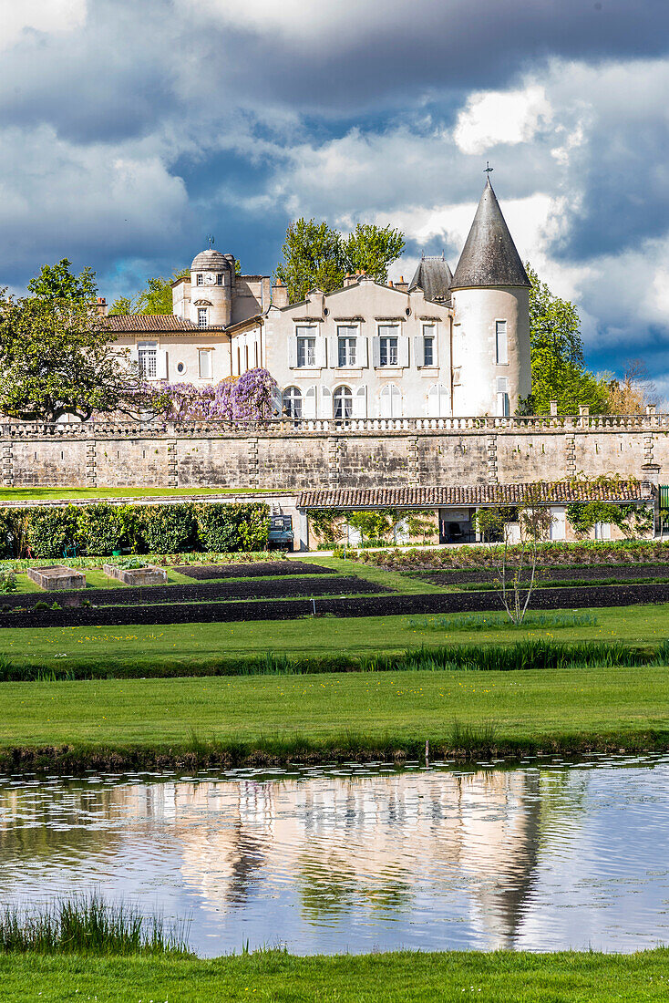 Frankreich,Nouvelle Aquitaine,Medoc,Château Lafite-Rotschild,1 "Grand Cru" der AOC Pauillac (Kontrollierte Herkunftsbezeichnung)