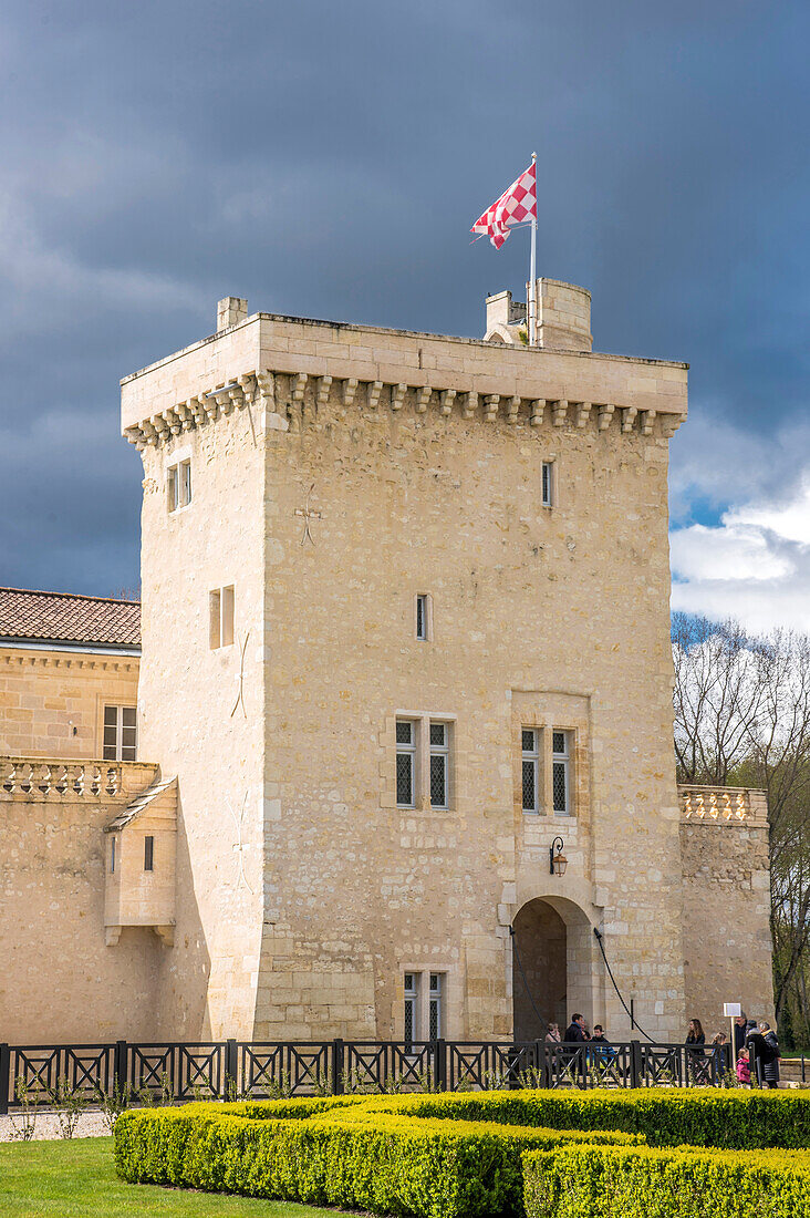 France,Nouvelle-Aquitaine,Medoc,castle La Tour Carnet,"Grand cru classe" (Certified second growth) of the AOC Haut-Medoc (Controlled designation of origin)