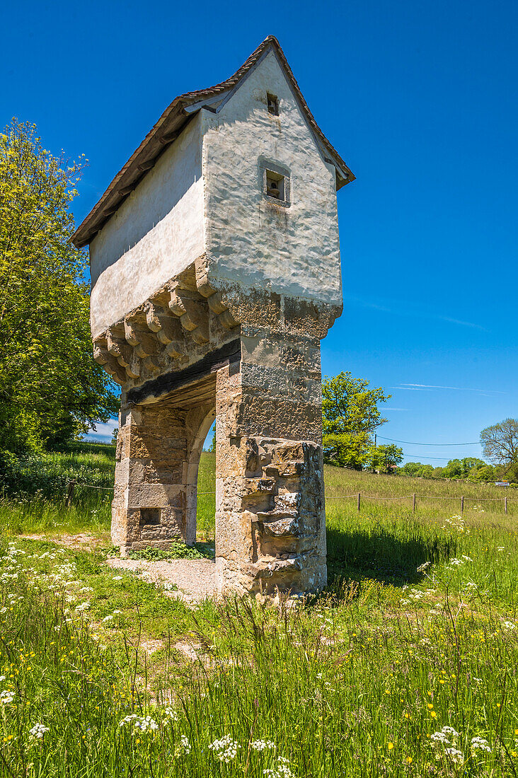 France,Causses du Quercy natural regional Park,Lot,dovecoat of the Tissandre (15th century) at Lavergne