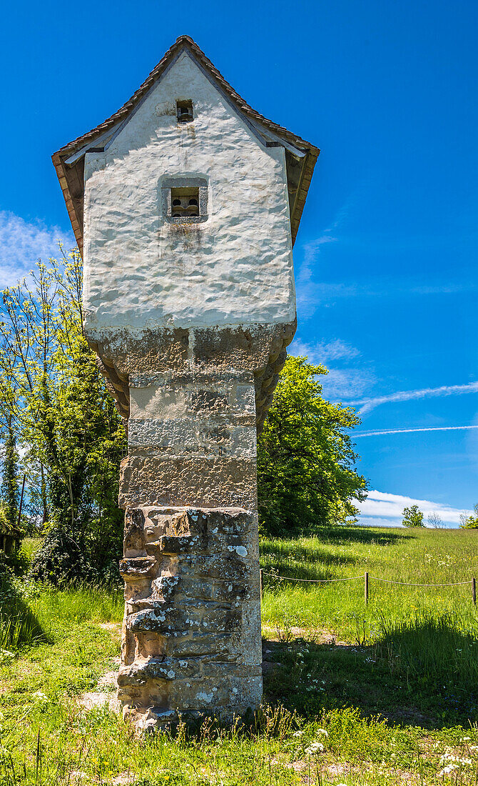 France,Causses du Quercy natural regional Park,Lot,dovecoat of the Tissandre (15th century) at Lavergne