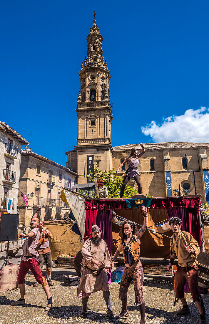 Spain,Rioja,Medieval Days of Briones (festival declared of national tourist interest),troubadours in front of the church of Our Lady of the Assumption (16th century) (Saint James Way)