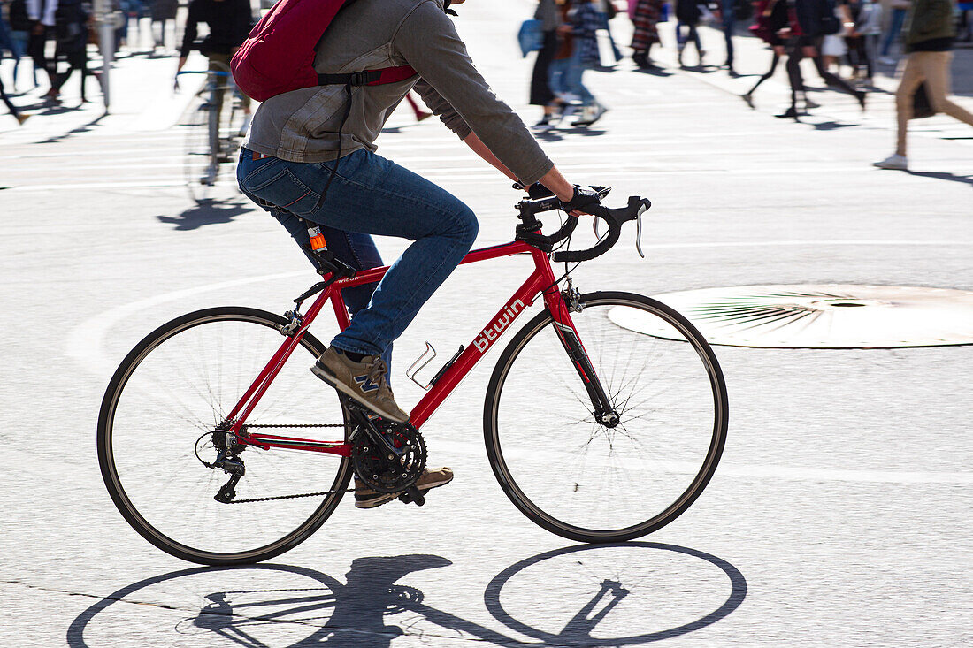 Frankreich,Nantes,44,Cours des 50 Otages,Radfahrer,Mai 2021.