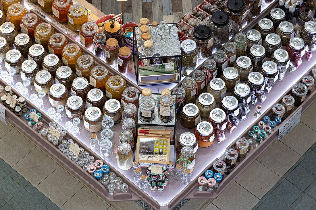 France,Les Sables d'Olonne,85,Marche des Halles Centrales,food market,spices and teas stand,May 2021.