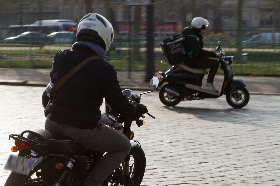 France,Paris,75,13th arrondissement,Place d'Italie,motorcyclists