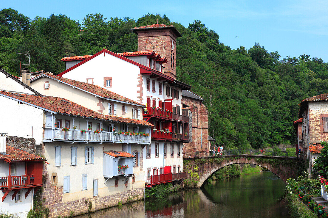 France,Nouvelle Aquitaine,Pyrenees atlantiques (64),Pays basque,basse navarre,Saint Jean Pied de Port,church and Nive river