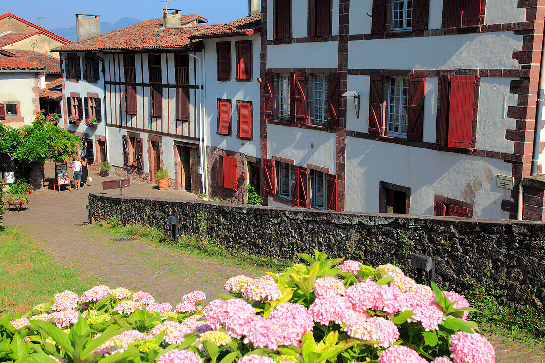 France,Nouvelle Aquitaine,Pyrenees atlantiques (64),Pays basque,basse navarre,Saint Jean Pied de Port,citadelle street