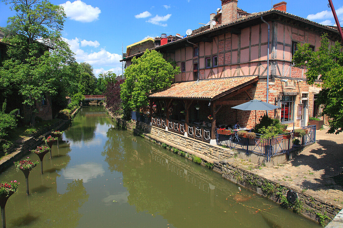 France,Auvergne Rhone Alpes,Ain department (01),Chatillon sur Chalaronne,Chalaronne river