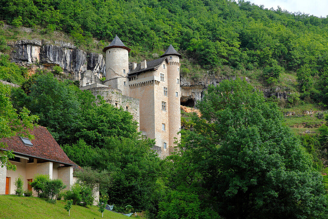 France,Occitanie,Lot departement (46),lot Valley,Larroque Toirac castle