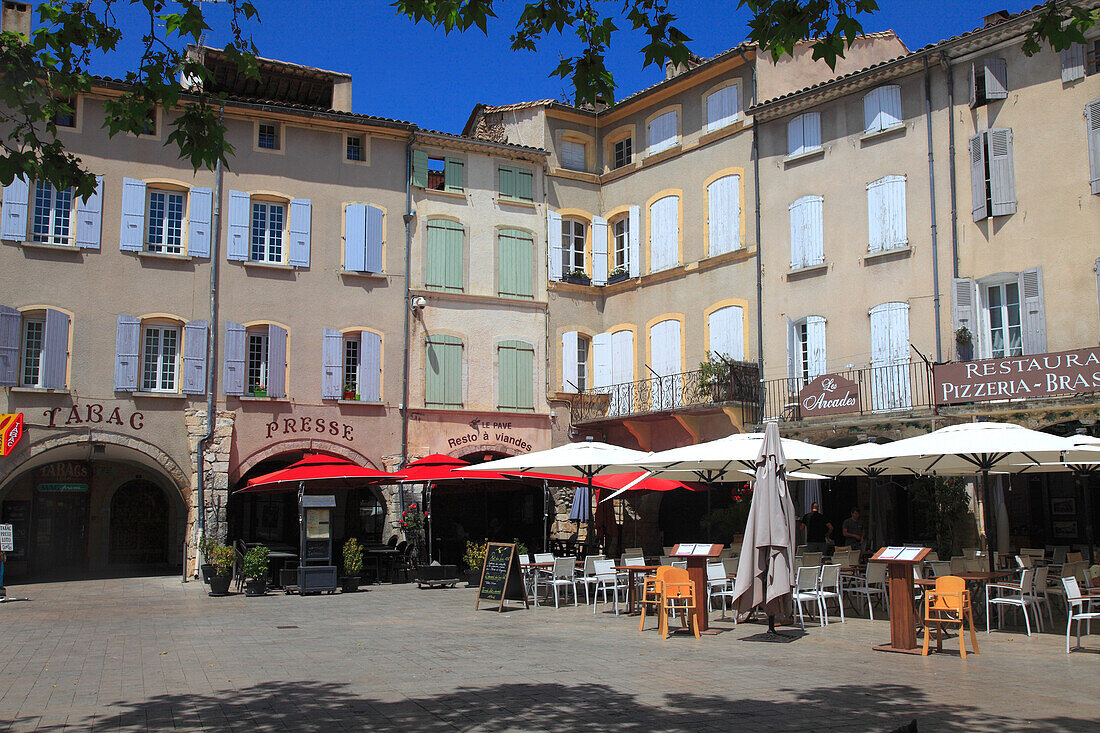 Frankreich,Auvergne Rhone Alpes,Drome department (26),Nyons,Arcades square