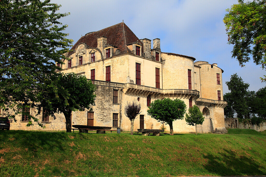 France,Nouvelle Aquitaine,Lot et Garonne department (47),Duras,Duras castle