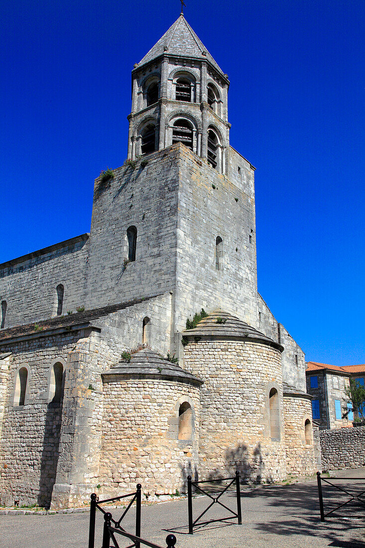 Frankreich,Auvergne Rhone Alpes,Drome department (26),La Garde Adhemar,Saint Michel church