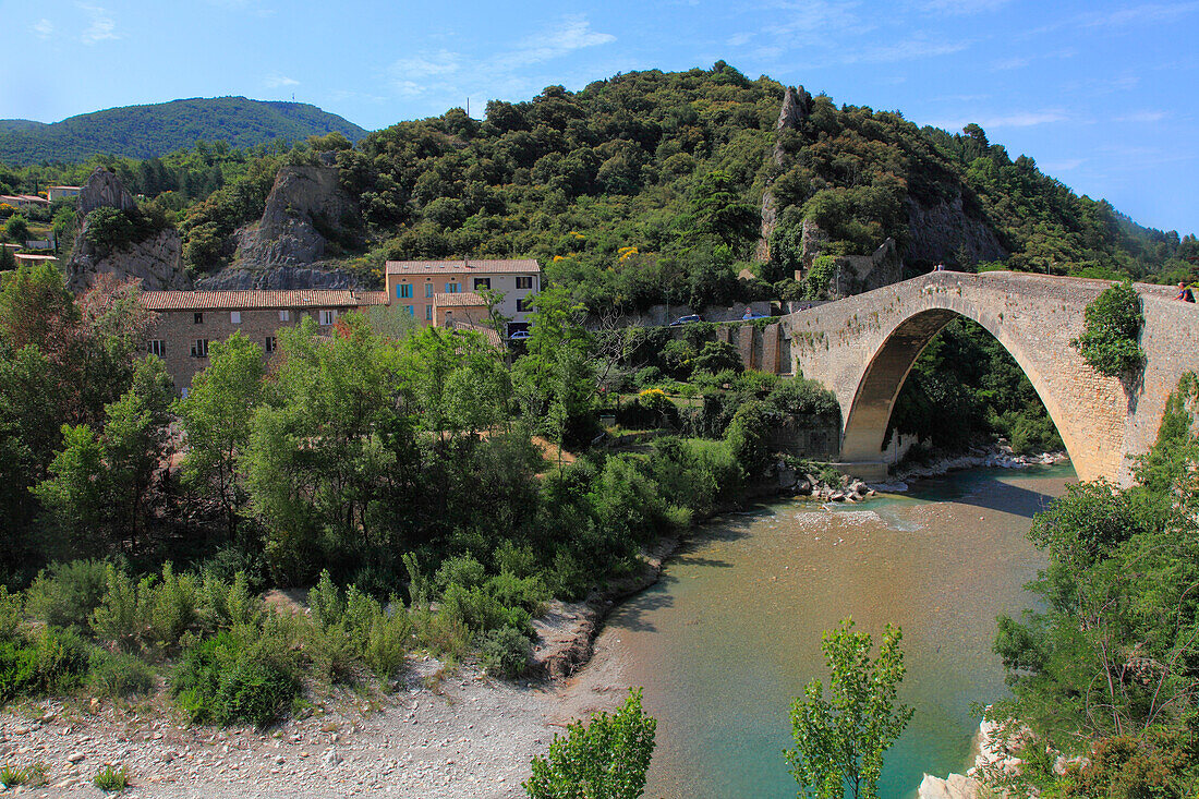 France,Auvergne Rhone Alpes,Drome department (26),Nyons,the old bridge