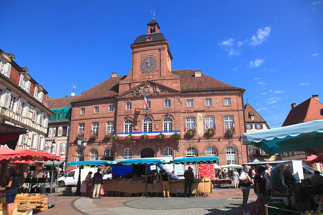 Frankreich,Grand-Est,Bas Rhin (67) Elsass,Wissembourg,Republique square,city hall