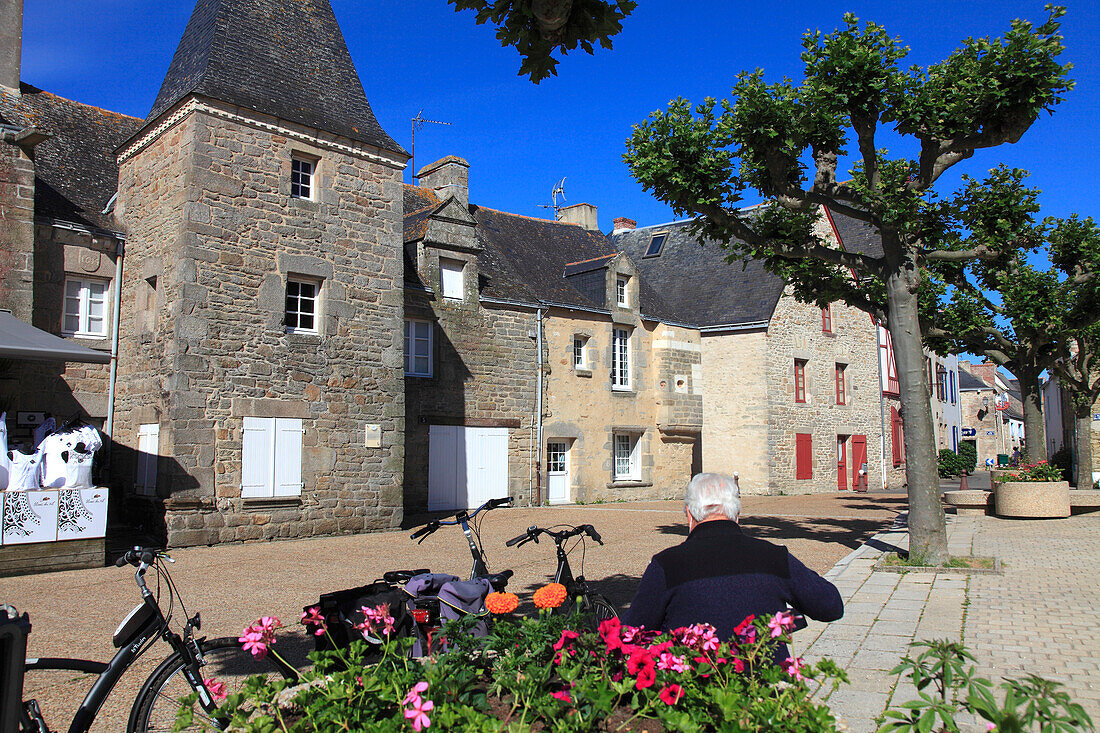 France,Pays de la Loire,Loire Atlantique (44),Piriac sur Mer,church square