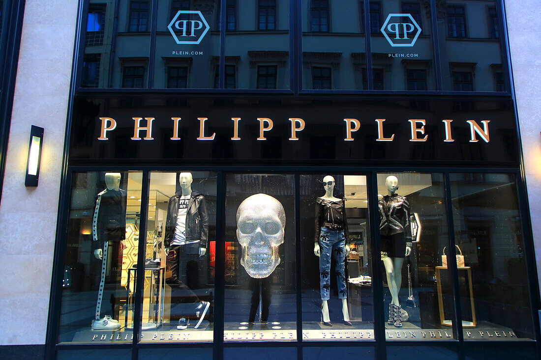 Europa,Ungarn,Budapest. Philippe Plein shop