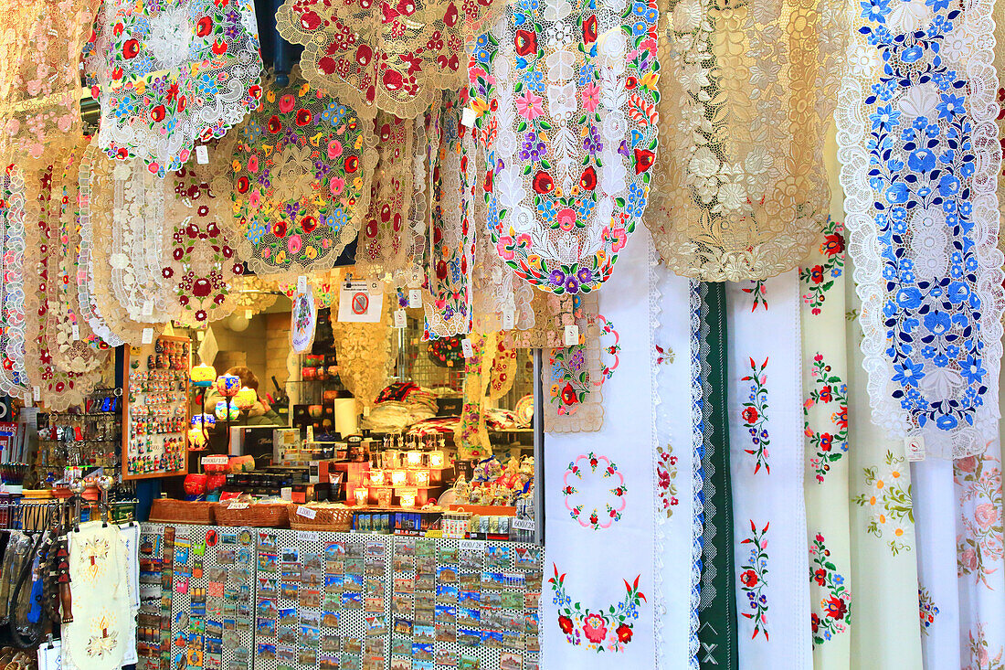 Europe,Hungary,Budapest. Nagy Vasarcsarnok,Central Market