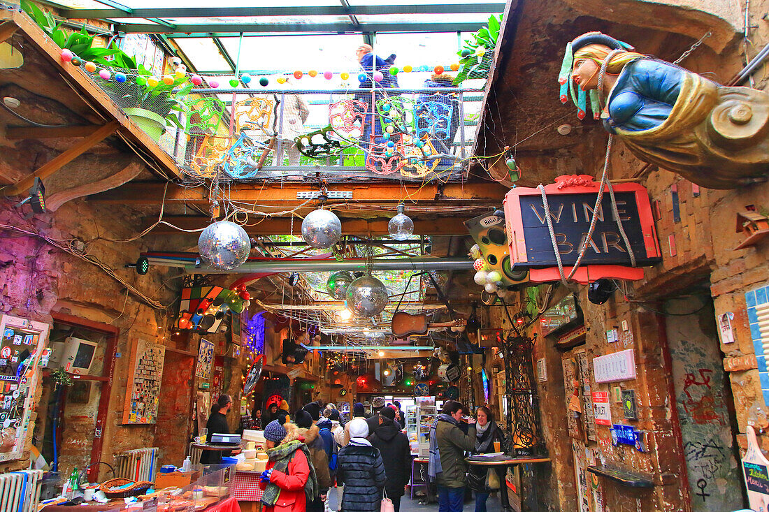 Europa,Hungary,Budapest. Szimpla Sonntags Bauernmarkt.