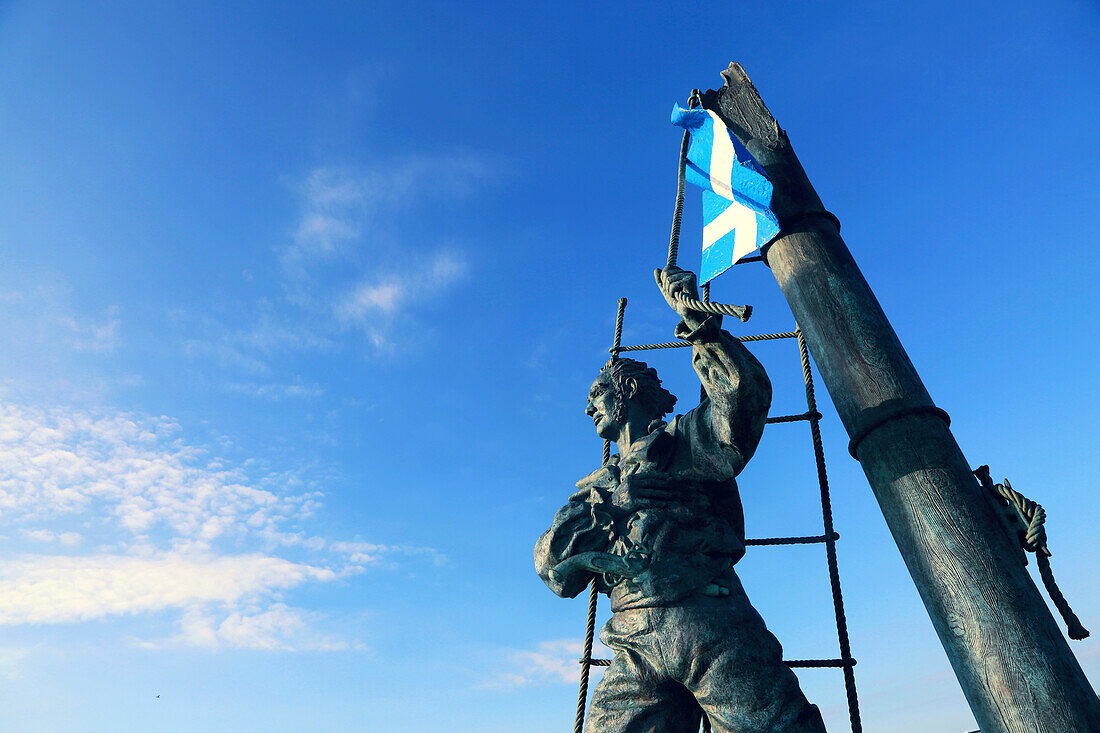 France,Hauts de France,Calais,Tom Souville statueAuteur :    By ARIANE DELEPIERRE