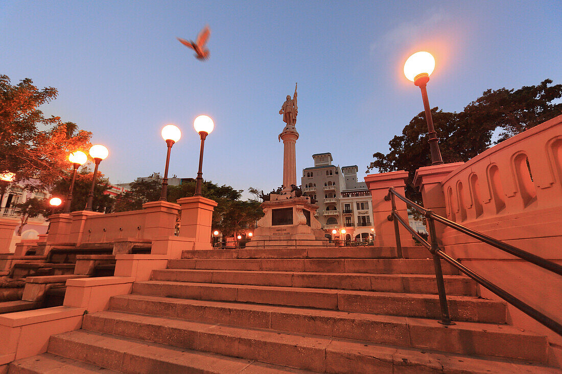 Usa,Porto Rico,San Juan. Cristobal Colon statue