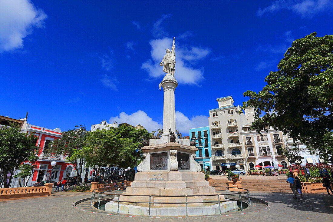 Usa,Porto Rico,San Juan. Cristobal Colon statue