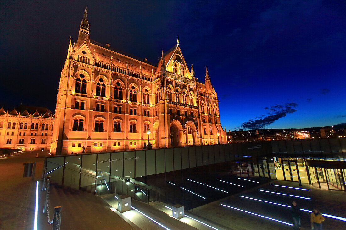 Hungary,Budapest,Parlamentsgebäude