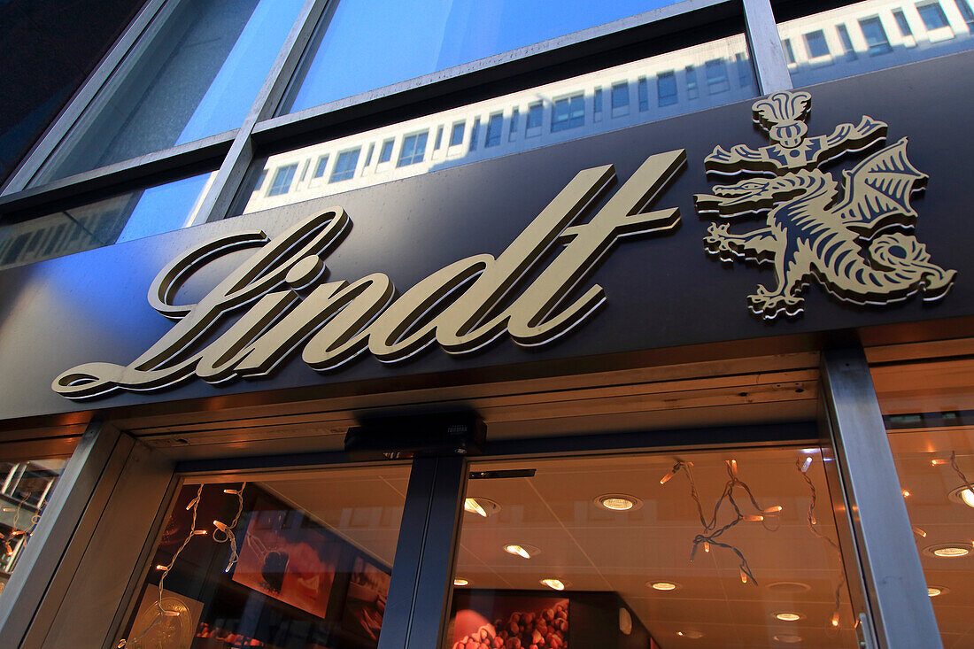 Europe,Belgium,Brussels,Lindt shop